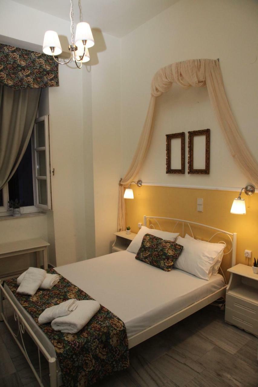 Fiera Guesthouse Ermoupoli Bagian luar foto