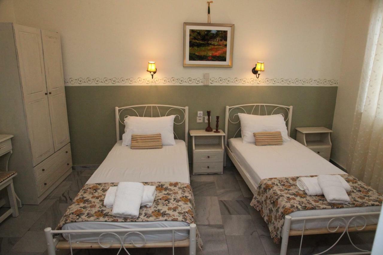 Fiera Guesthouse Ermoupoli Bagian luar foto