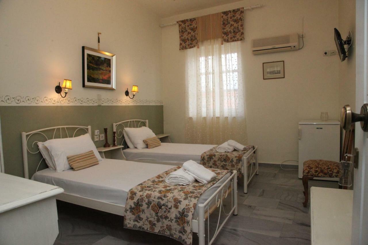 Fiera Guesthouse Ermoupoli Bagian luar foto