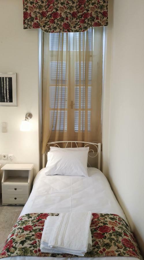 Fiera Guesthouse Ermoupoli Bagian luar foto