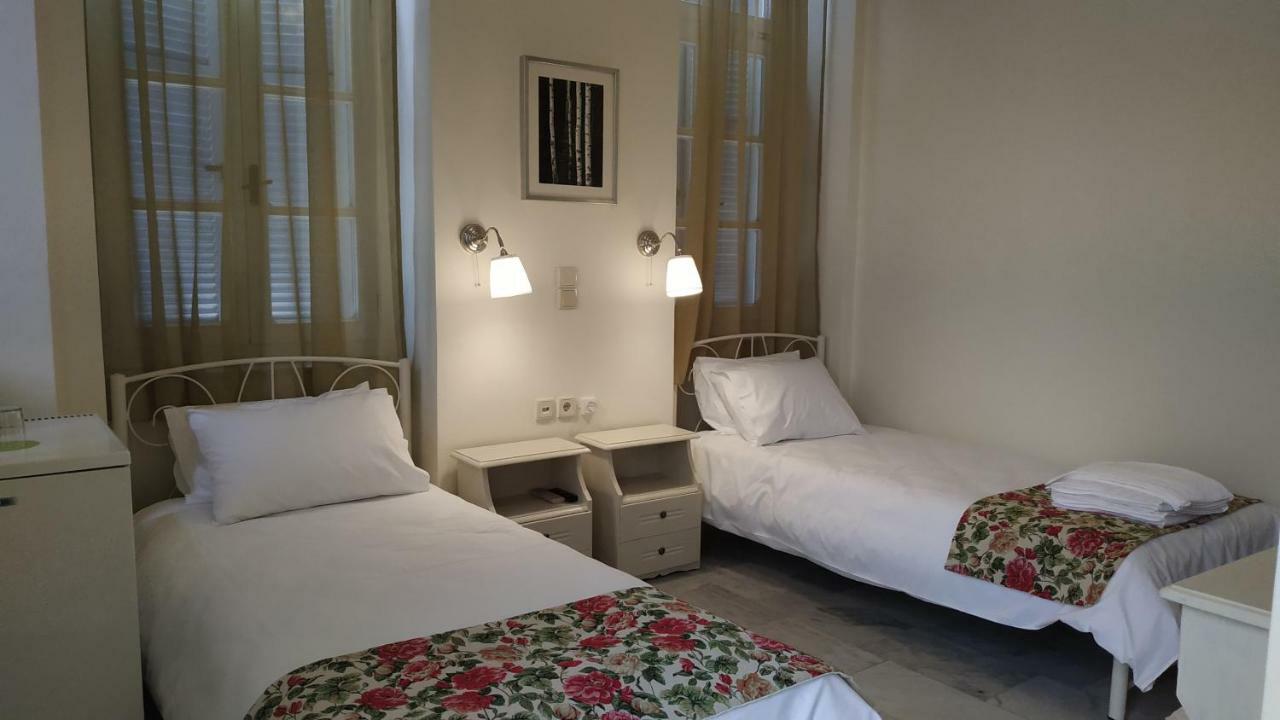 Fiera Guesthouse Ermoupoli Bagian luar foto
