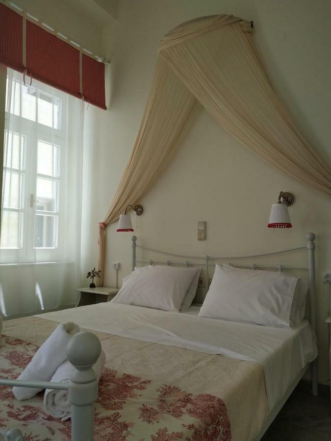 Fiera Guesthouse Ermoupoli Bagian luar foto