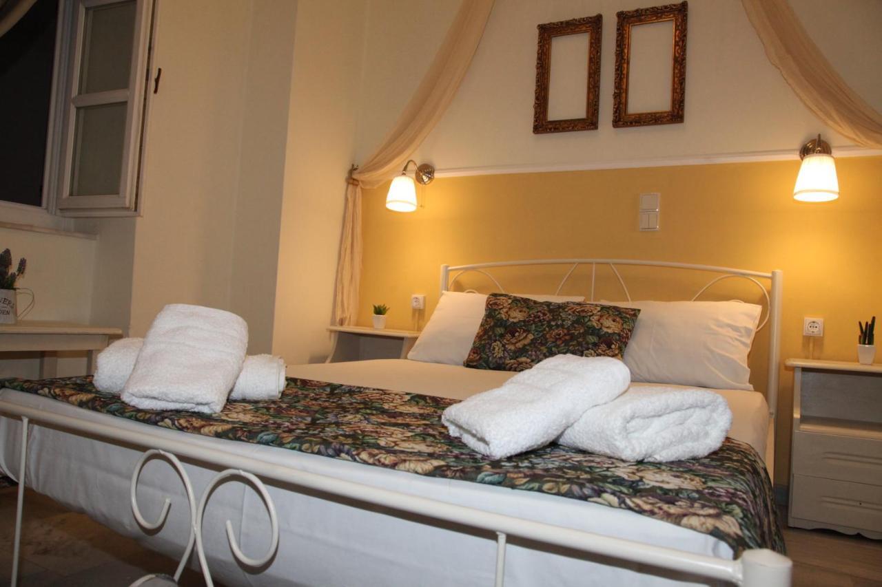 Fiera Guesthouse Ermoupoli Bagian luar foto